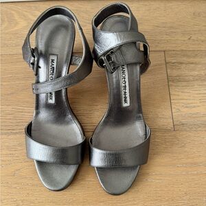 Manolo high heel 35 brand new no box